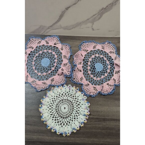 Vintage Hand-Crocheted Doilies Set Of 3 Pink & White Round & Square 10" Decor - Picture 5 of 7